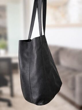 M0851 Black Leather Tote Bag Large Minimalist Shoulder Bag Made in Canada